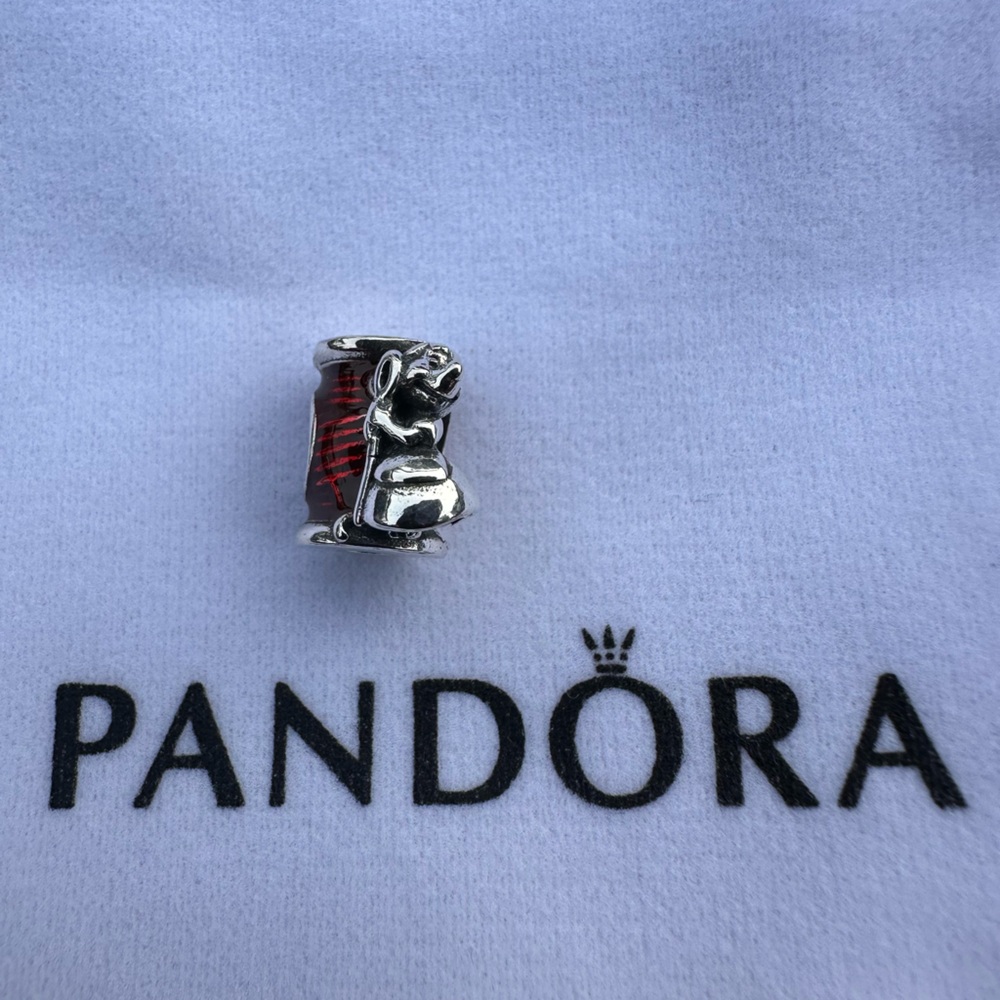 Disney x PANDORA Suzy Mouse Needle & Thread Charm